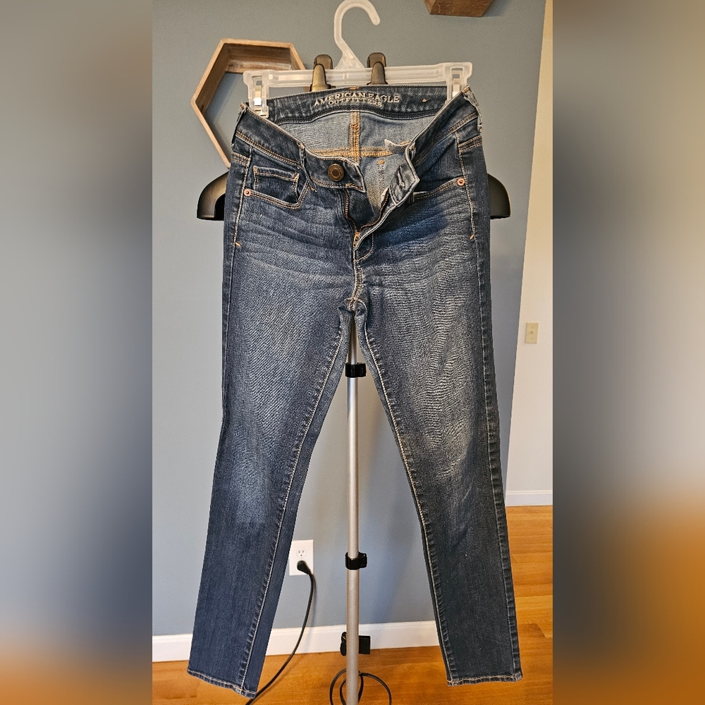 AMERICAN EAGLE OUTFITTERS- STRAIGHT LEG - SIZE 2